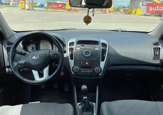 Киа Сид 2010 в Львове на Automoto.ua Серый Киа Сид, объемом двигателя 1.58 л и пробегом 204 тыс. км за 7000 $, фото 9 на Automoto.ua