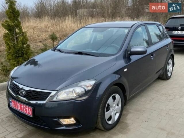 Серый Киа Сид, объемом двигателя 1.4 л и пробегом 156 тыс. км за 6800 $, фото 40 на Automoto.ua