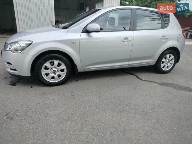 Серый Киа Сид, объемом двигателя 1.6 л и пробегом 156 тыс. км за 5900 $, фото 4 на Automoto.ua