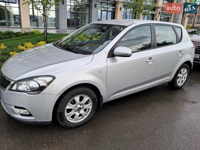 Серый Киа Сид, объемом двигателя 1.59 л и пробегом 155 тыс. км за 5950 $, фото 2 на Automoto.ua