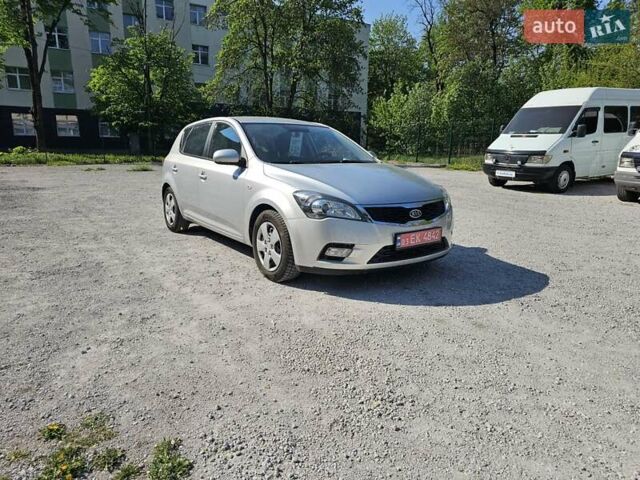 Серый Киа Сид, объемом двигателя 1.4 л и пробегом 154 тыс. км за 6700 $, фото 6 на Automoto.ua