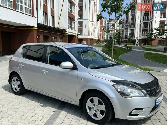Сірий Кіа Сід, об'ємом двигуна 1.6 л та пробігом 292 тис. км за 6400 $, фото 16 на Automoto.ua