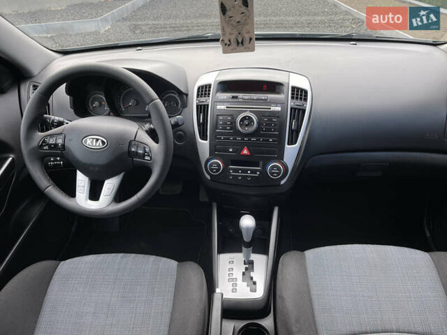 Серый Киа Сид, объемом двигателя 1.6 л и пробегом 244 тыс. км за 8500 $, фото 20 на Automoto.ua