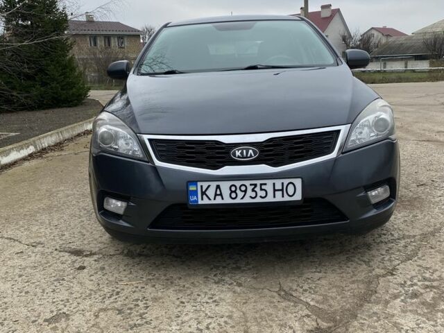 Сірий Кіа Сід, об'ємом двигуна 1.6 л та пробігом 300 тис. км за 6700 $, фото 2 на Automoto.ua
