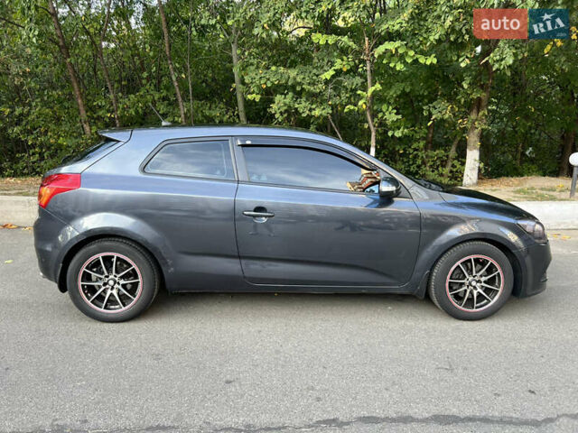Серый Киа Сид, объемом двигателя 1.59 л и пробегом 210 тыс. км за 8000 $, фото 6 на Automoto.ua