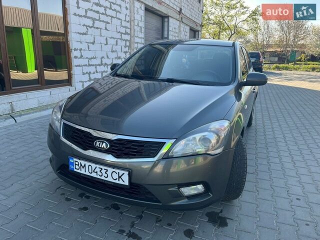 Серый Киа Сид, объемом двигателя 1.58 л и пробегом 278 тыс. км за 5200 $, фото 5 на Automoto.ua