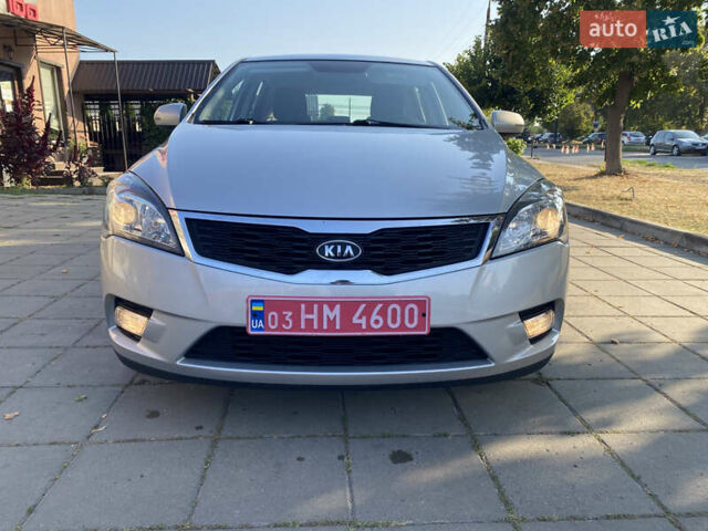 Серый Киа Сид, объемом двигателя 1.6 л и пробегом 232 тыс. км за 8300 $, фото 1 на Automoto.ua