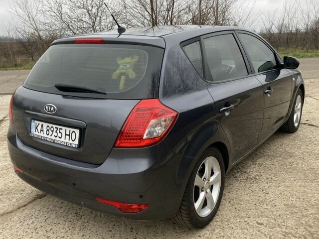 Сірий Кіа Сід, об'ємом двигуна 1.6 л та пробігом 300 тис. км за 6700 $, фото 1 на Automoto.ua