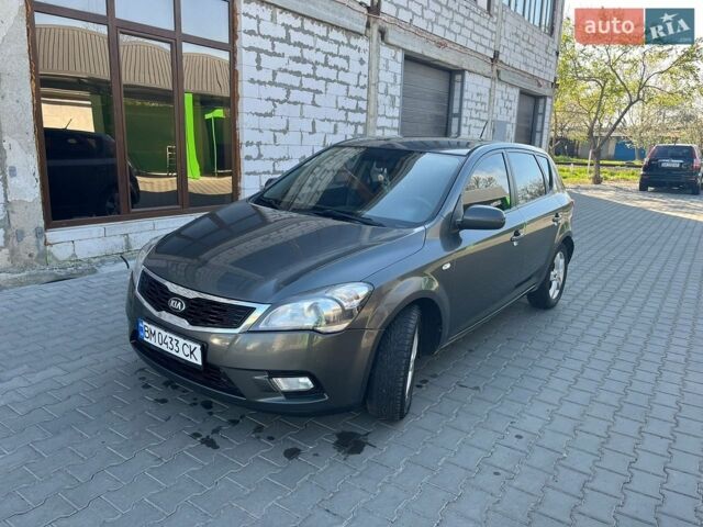 Серый Киа Сид, объемом двигателя 1.58 л и пробегом 278 тыс. км за 5200 $, фото 16 на Automoto.ua