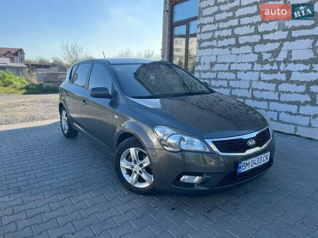 Серый Киа Сид, объемом двигателя 1.58 л и пробегом 278 тыс. км за 5200 $, фото 23 на Automoto.ua