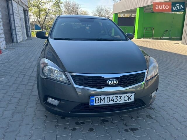 Серый Киа Сид, объемом двигателя 1.58 л и пробегом 278 тыс. км за 5200 $, фото 1 на Automoto.ua