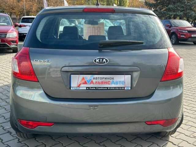 Кіа Сід 2011 у Кривому Розі на Automoto.ua Сірий Кіа Сід, об'ємом двигуна 1.4 л та пробігом 220 тис. км за 6000 $, фото 4 на Automoto.ua