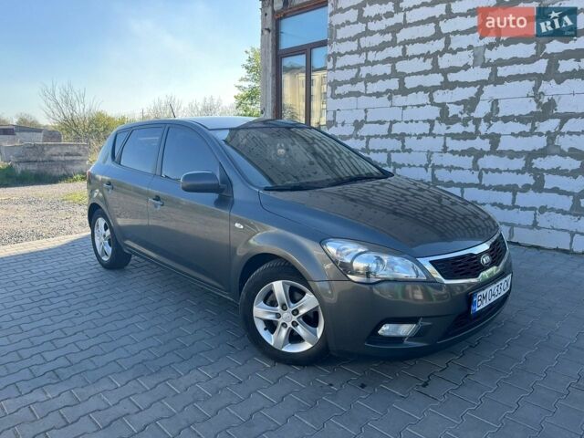 Серый Киа Сид, объемом двигателя 1.58 л и пробегом 278 тыс. км за 5200 $, фото 24 на Automoto.ua