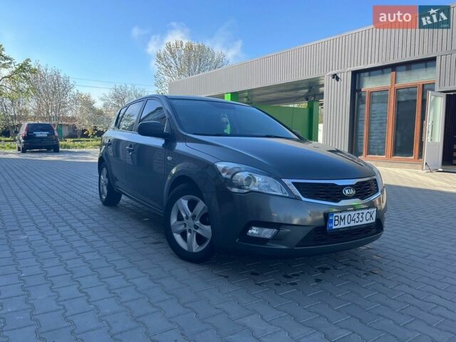 Серый Киа Сид, объемом двигателя 1.58 л и пробегом 278 тыс. км за 5200 $, фото 20 на Automoto.ua