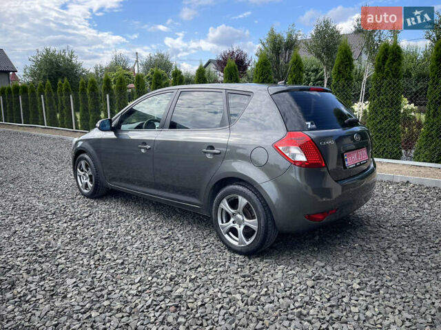 Серый Киа Сид, объемом двигателя 1.6 л и пробегом 244 тыс. км за 8500 $, фото 6 на Automoto.ua