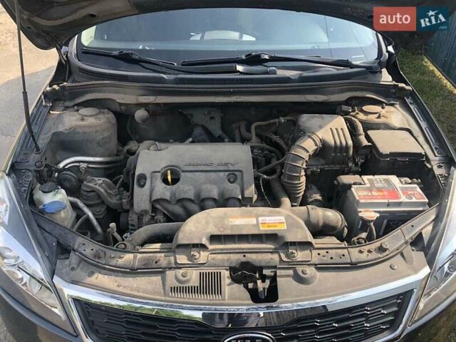 Серый Киа Сид, объемом двигателя 1.6 л и пробегом 134 тыс. км за 7500 $, фото 4 на Automoto.ua