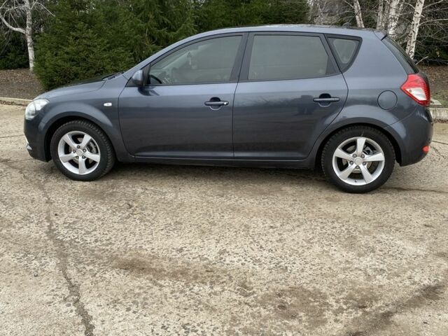 Сірий Кіа Сід, об'ємом двигуна 1.6 л та пробігом 300 тис. км за 6700 $, фото 9 на Automoto.ua