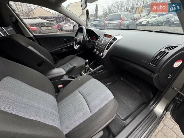 Сірий Кіа Сід, об'ємом двигуна 1.6 л та пробігом 268 тис. км за 6450 $, фото 24 на Automoto.ua