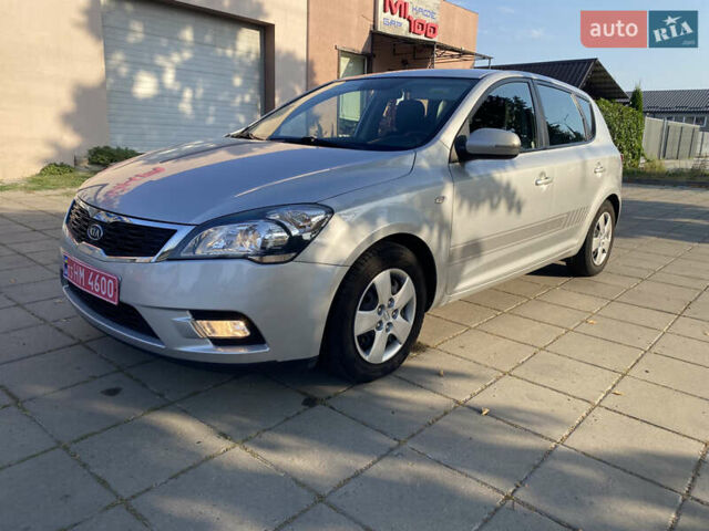 Серый Киа Сид, объемом двигателя 1.6 л и пробегом 232 тыс. км за 8300 $, фото 2 на Automoto.ua