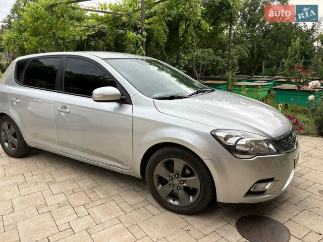 Серый Киа Сид, объемом двигателя 1.58 л и пробегом 205 тыс. км за 6399 $, фото 1 на Automoto.ua