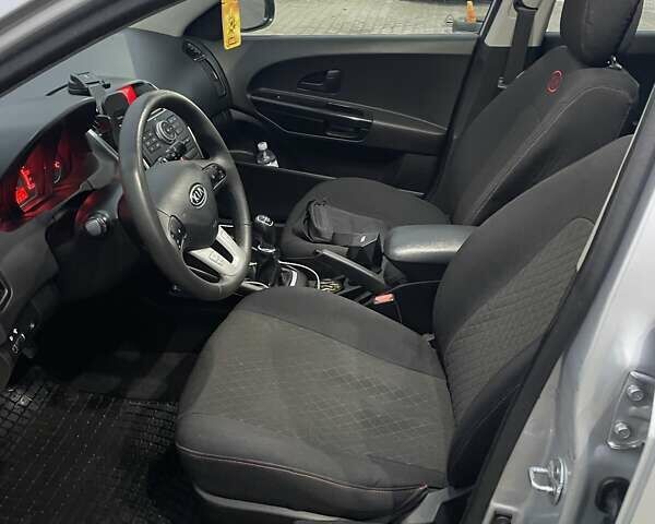 Серый Киа Сид, объемом двигателя 1.58 л и пробегом 238 тыс. км за 6100 $, фото 8 на Automoto.ua