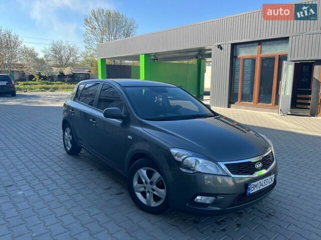 Серый Киа Сид, объемом двигателя 1.58 л и пробегом 278 тыс. км за 5200 $, фото 3 на Automoto.ua
