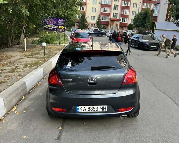 Серый Киа Сид, объемом двигателя 1.59 л и пробегом 210 тыс. км за 8000 $, фото 5 на Automoto.ua