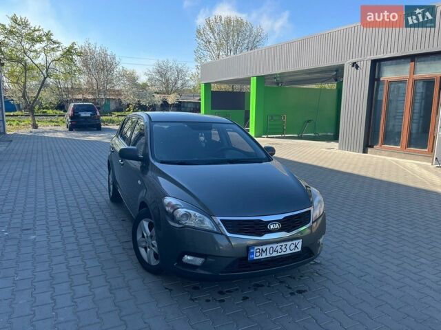Серый Киа Сид, объемом двигателя 1.58 л и пробегом 278 тыс. км за 5200 $, фото 21 на Automoto.ua