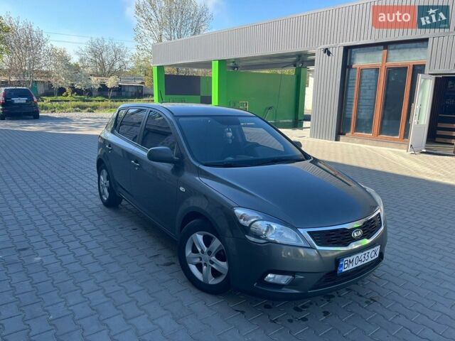 Серый Киа Сид, объемом двигателя 1.58 л и пробегом 278 тыс. км за 5200 $, фото 19 на Automoto.ua