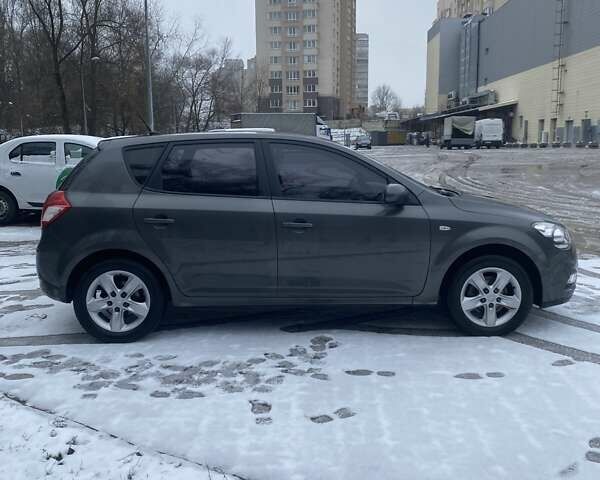 Сірий Кіа Сід, об'ємом двигуна 1.58 л та пробігом 275 тис. км за 6300 $, фото 6 на Automoto.ua