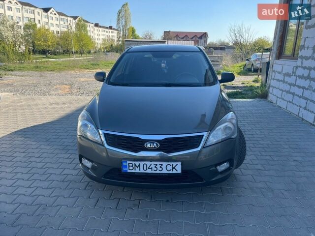 Серый Киа Сид, объемом двигателя 1.58 л и пробегом 278 тыс. км за 5200 $, фото 30 на Automoto.ua
