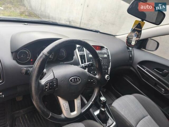 Серый Киа Сид, объемом двигателя 1.6 л и пробегом 197 тыс. км за 6250 $, фото 4 на Automoto.ua