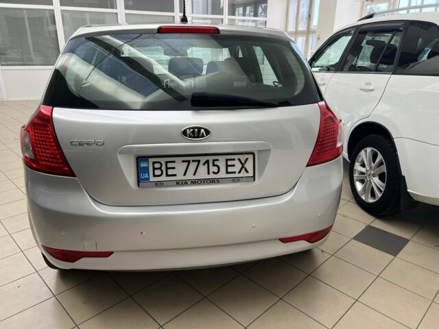 Киа Сид 2011 в Николаеве на Automoto.ua Серый Киа Сид, объемом двигателя 1.4 л и пробегом 148 тыс. км за 5600 $, фото 1 на Automoto.ua