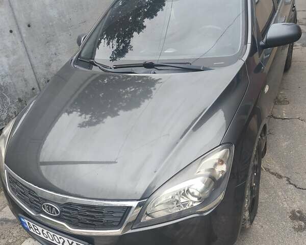 Серый Киа Сид, объемом двигателя 1.6 л и пробегом 197 тыс. км за 6250 $, фото 2 на Automoto.ua