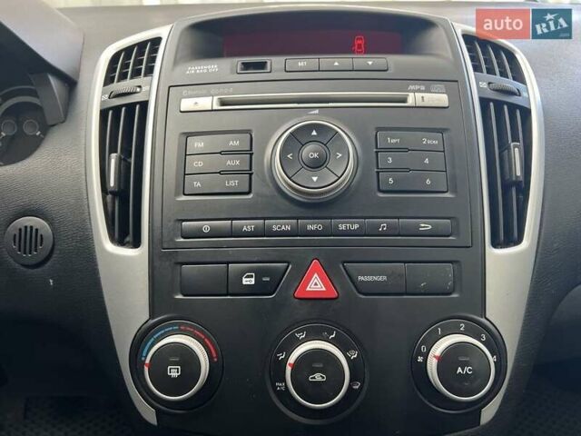 Кіа Сід 2011 у Миколаєві на Automoto.ua Сірий Кіа Сід, об'ємом двигуна 1.4 л та пробігом 148 тис. км за 5600 $, фото 4 на Automoto.ua