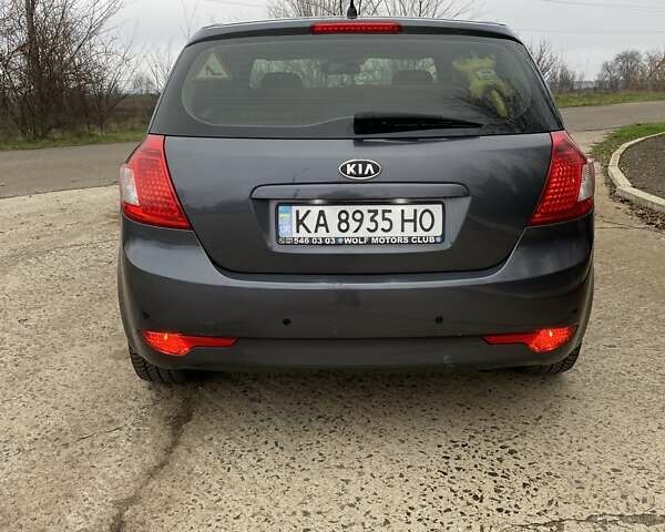 Серый Киа Сид, объемом двигателя 1.6 л и пробегом 300 тыс. км за 6700 $, фото 21 на Automoto.ua