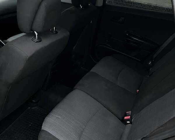 Серый Киа Сид, объемом двигателя 1.59 л и пробегом 205 тыс. км за 6400 $, фото 9 на Automoto.ua