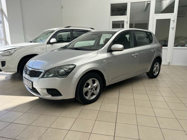 Киа Сид 2011 в Николаеве на Automoto.ua Серый Киа Сид, объемом двигателя 1.4 л и пробегом 148 тыс. км за 5600 $, фото 4 на Automoto.ua