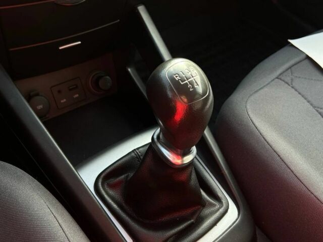 Кіа Сід 2011 у Кривому Розі на Automoto.ua Сірий Кіа Сід, об'ємом двигуна 1.4 л та пробігом 220 тис. км за 6000 $, фото 12 на Automoto.ua