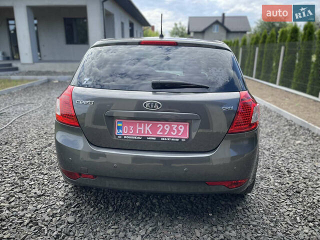 Серый Киа Сид, объемом двигателя 1.6 л и пробегом 244 тыс. км за 8500 $, фото 5 на Automoto.ua