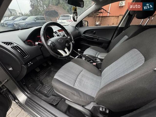 Сірий Кіа Сід, об'ємом двигуна 1.6 л та пробігом 268 тис. км за 6450 $, фото 1 на Automoto.ua