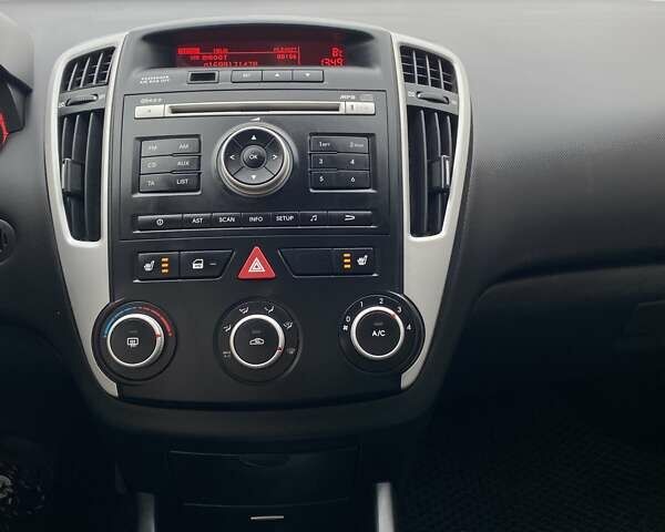 Серый Киа Сид, объемом двигателя 1.6 л и пробегом 300 тыс. км за 6700 $, фото 24 на Automoto.ua