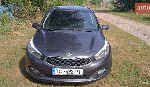 Серый Киа Сид, объемом двигателя 1.6 л и пробегом 289 тыс. км за 8000 $, фото 1 на Automoto.ua