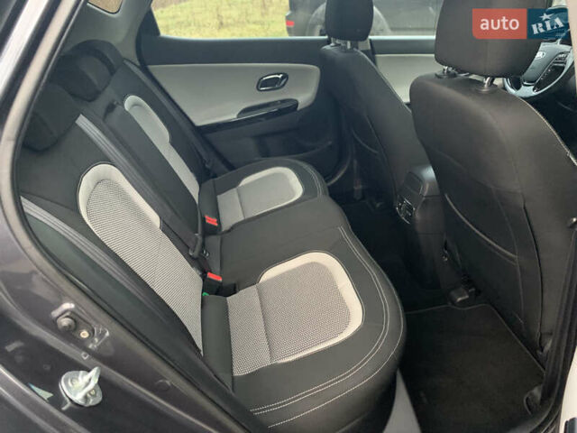 Серый Киа Сид, объемом двигателя 1.6 л и пробегом 60 тыс. км за 13400 $, фото 15 на Automoto.ua