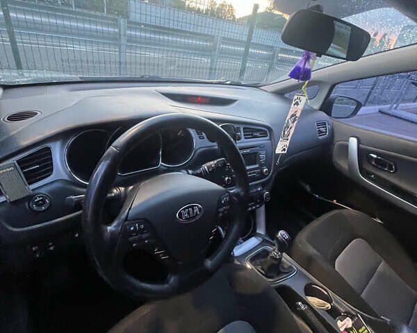 Серый Киа Сид, объемом двигателя 1.6 л и пробегом 200 тыс. км за 9500 $, фото 11 на Automoto.ua