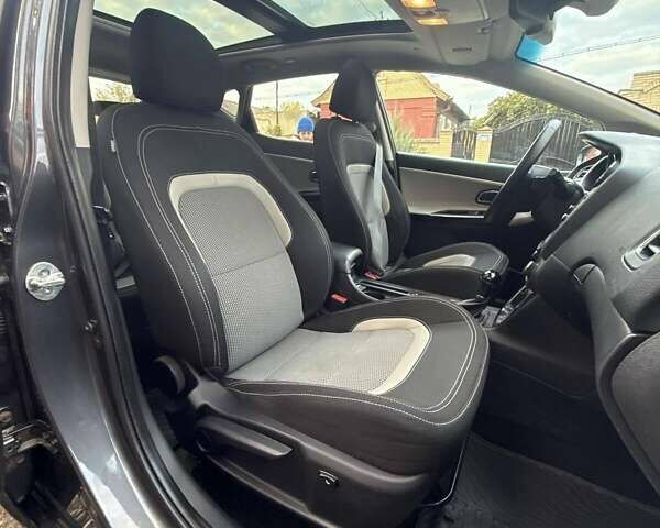 Серый Киа Сид, объемом двигателя 1.6 л и пробегом 253 тыс. км за 11000 $, фото 13 на Automoto.ua