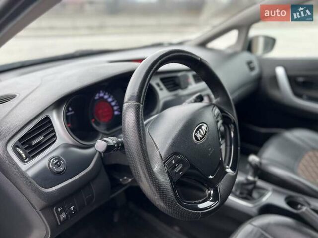 Серый Киа Сид, объемом двигателя 1.4 л и пробегом 273 тыс. км за 6999 $, фото 25 на Automoto.ua