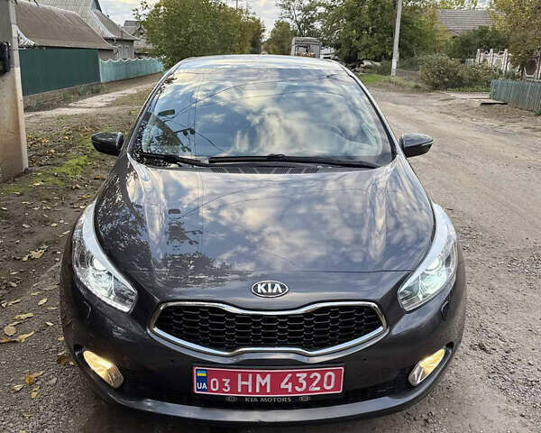 Серый Киа Сид, объемом двигателя 1.6 л и пробегом 253 тыс. км за 11000 $, фото 2 на Automoto.ua