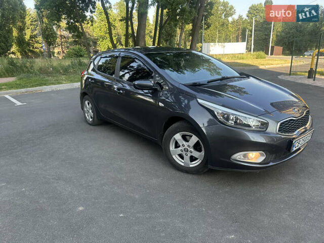 Серый Киа Сид, объемом двигателя 1.6 л и пробегом 144 тыс. км за 10300 $, фото 2 на Automoto.ua