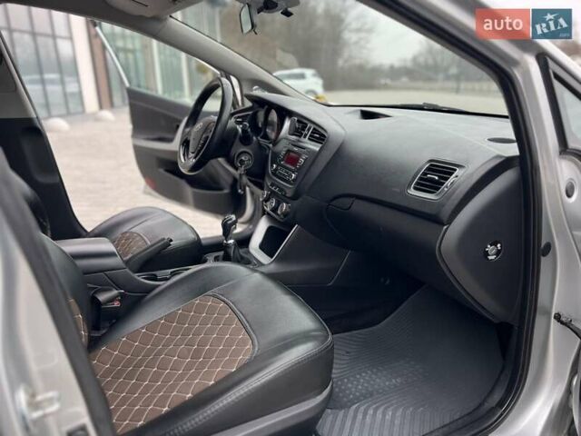 Серый Киа Сид, объемом двигателя 1.4 л и пробегом 273 тыс. км за 6999 $, фото 29 на Automoto.ua